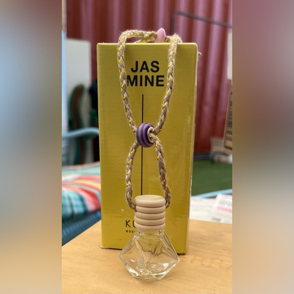 🧑🏻🎄Custom Car Essential Oil Diffuser. Pick your bead colors and Scent - Picture 3 of 3